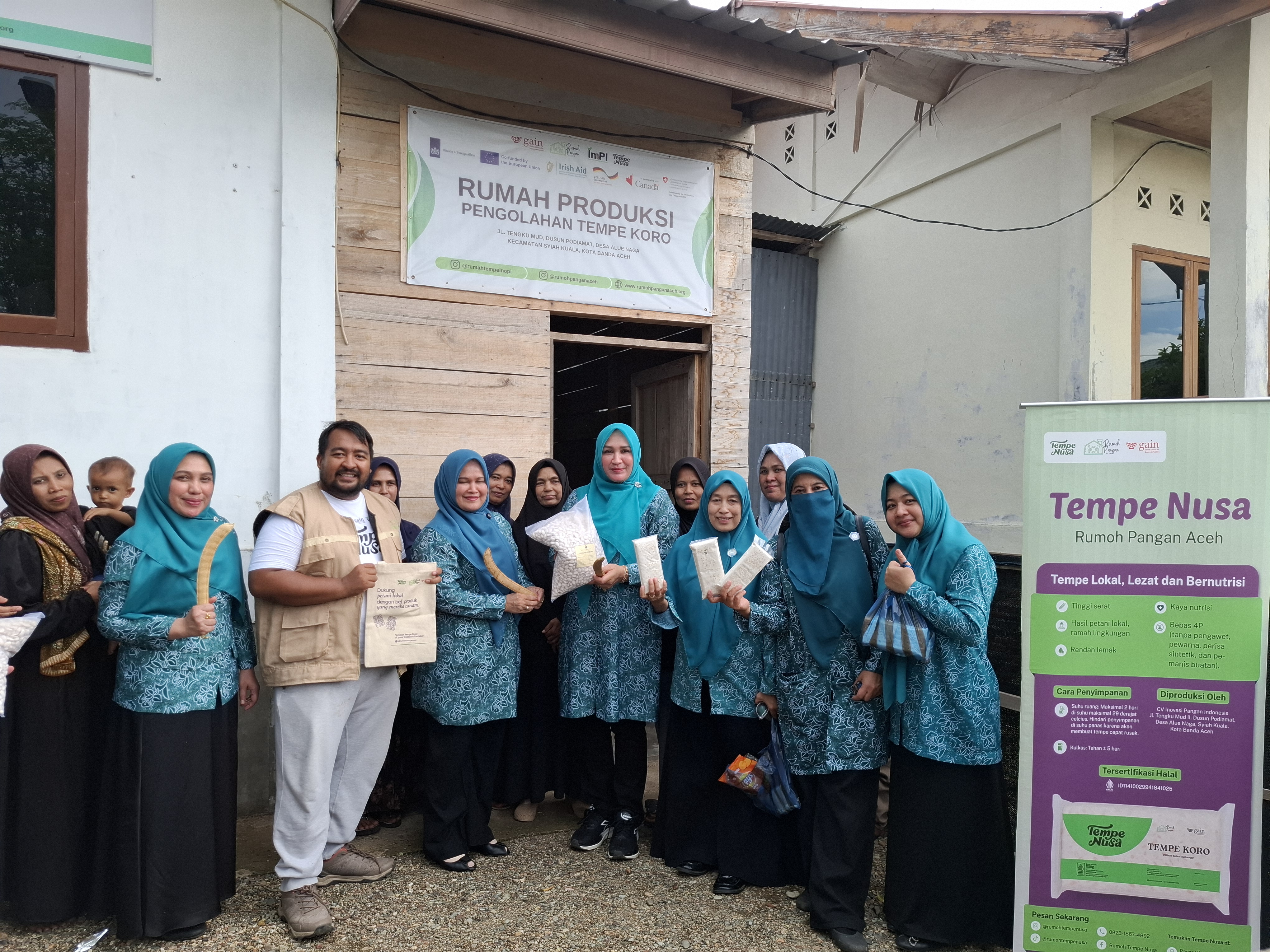 Bersama%20Ibu%20Gubernur%2C%20Ibu%20Wakil%20gubenur%20Aceh%20dan%20anggota%20TP%20PKK%20Aceh.jpeg